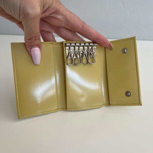Auth VTG PRADA Patent Leather Key Holder - Picture 6 of 10